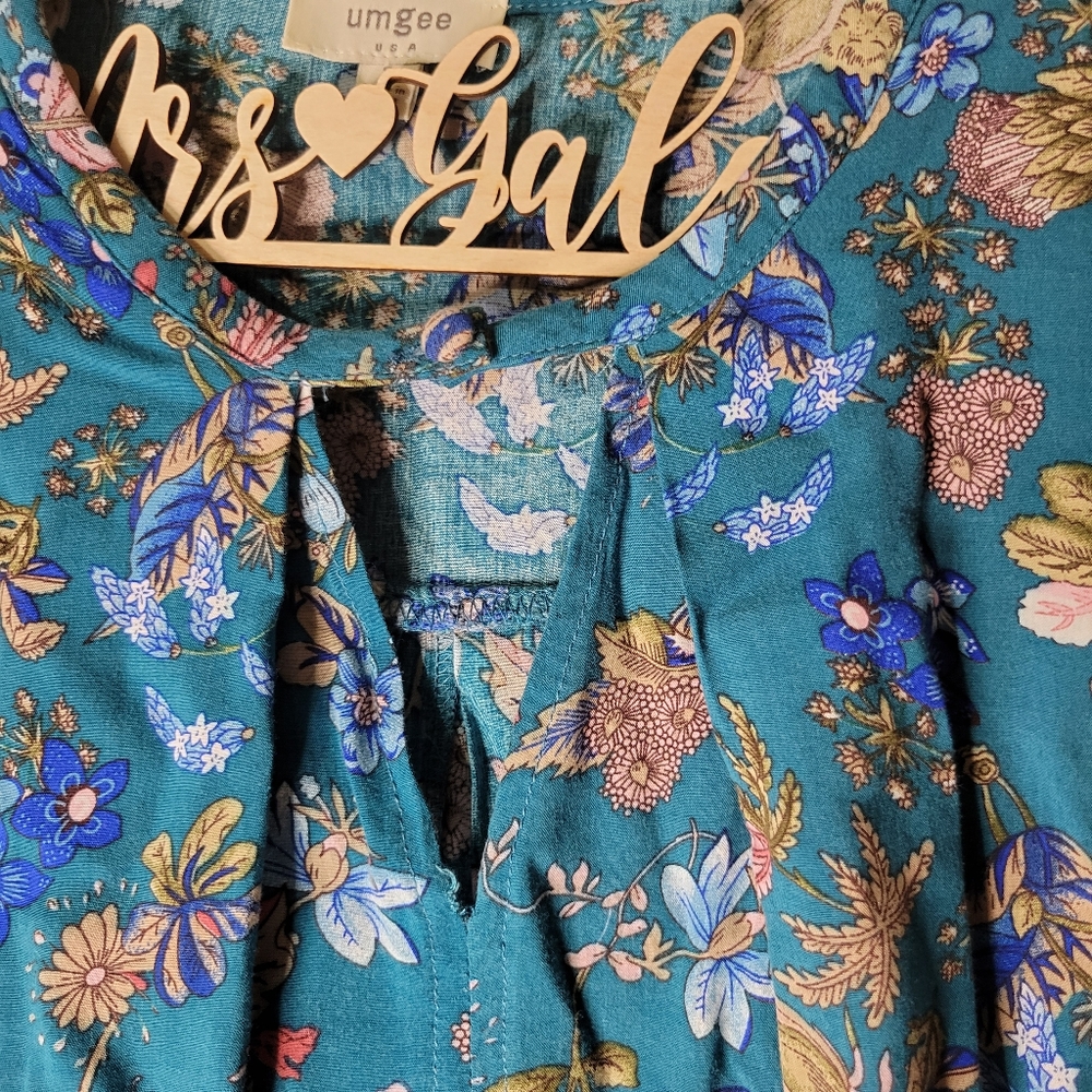 {3/$20} Umgee Floral Blouse in Teal and Multicolor - Picture 3 of 5
